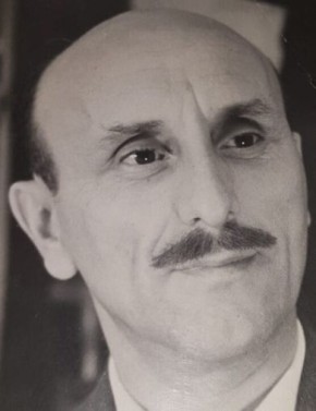 Поэт Земли Саратовской. Сегодня гуляли с супругой по Набережной Саратова и вновь обратили внимание на барельеф, пожалуй, самого известного саратовского поэта Николая Палькина