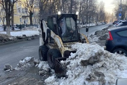 В городе продолжаются плановые работы по благоустройству