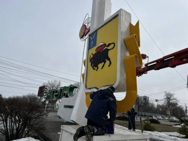 В течение дня коммунальные службы продолжили работы по благоустройству города