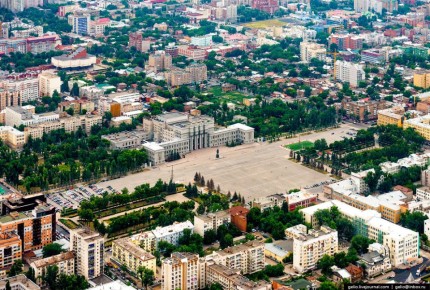 Анонс на 17 марта. . Завтра, 17 марта 2026 г., состоятся следующие мероприятия: - в 12.00 в г. Саратове на Аллее Героев в Парке Победы запланировано проведение акции по развертыванию 100-метрового флага России...