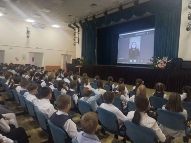 Четвертый «Цифровой ликбез» в 2025–2026 учебном году был посвящен фейкам в Интернете – «Ложь онлайн: как не дать фейкам себя обмануть»