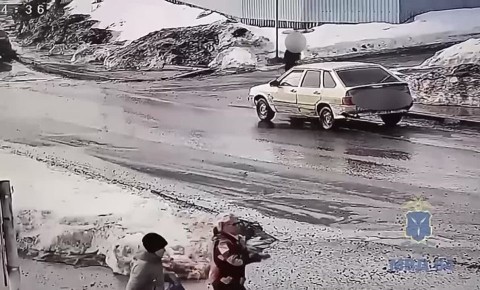 В Саратове полицейские задержали подозреваемого в краже товара у курьера на сумму около 50 тысяч рублей