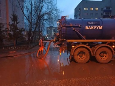 Бригады «Комбината благоустройства» продолжают уборку улиц Балаково