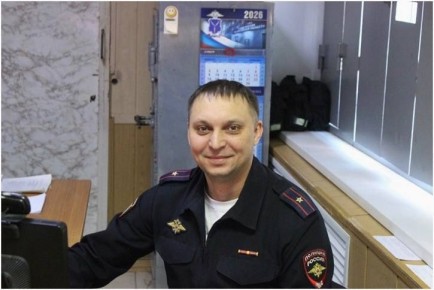 #ХорошихВыходных вам желает начальник дежурной части МО МВД России «Балашовский» майор полиции Виталий Решетников