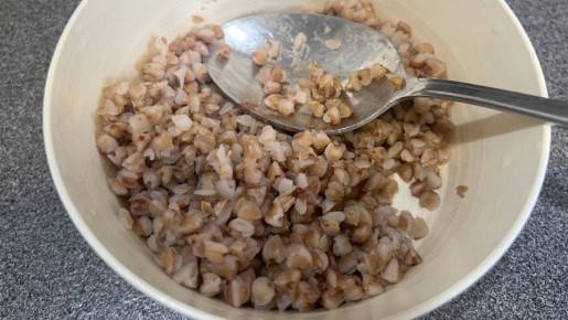 Как сохранить здоровье печени: 3 продукта, которых лучше избегать после 60