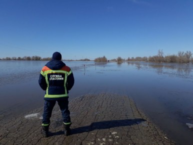 Паводок: в Саратовской области закрыли проезд по мосту