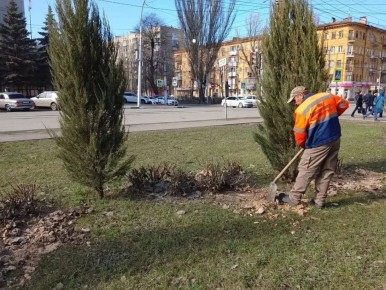 В Саратове продолжаются плановые работы по благоустройству