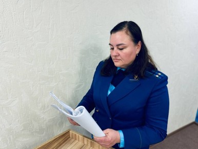 Заместитель прокурора Заводского района Саратова Елена Васина поддержала в суде государственное обвинение по уголовному делу в отношении директора коммерческой организации