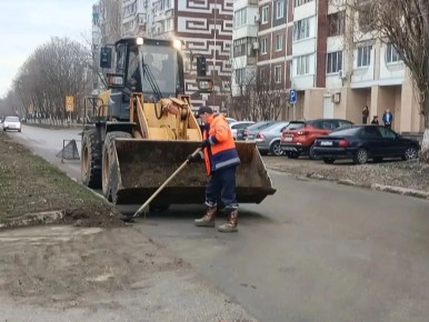 Работники «Комбината благоустройства» ежедневно поддерживают чистоту и порядок в Балаково