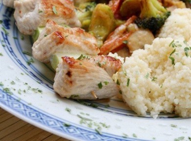 Нежное сочетание: кускус с индейкой в сливочно-сметанном соусе