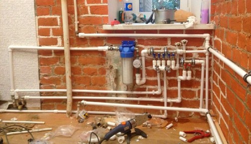 Почему вы не обязаны платить за ремонт труб до первого крана