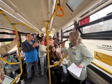 Космическая экскурсия в «Читающем троллейбусе»