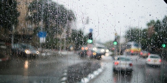 В Саратовской области четверг пройдет с усилением ветра до 21 м/с и сильными дождями