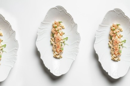 Изысканный Новый год: оливье с перепелкой и раковыми шейками