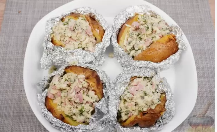 Крошка-картошка с ветчиной и сыром: уютное блюдо для всей семьи