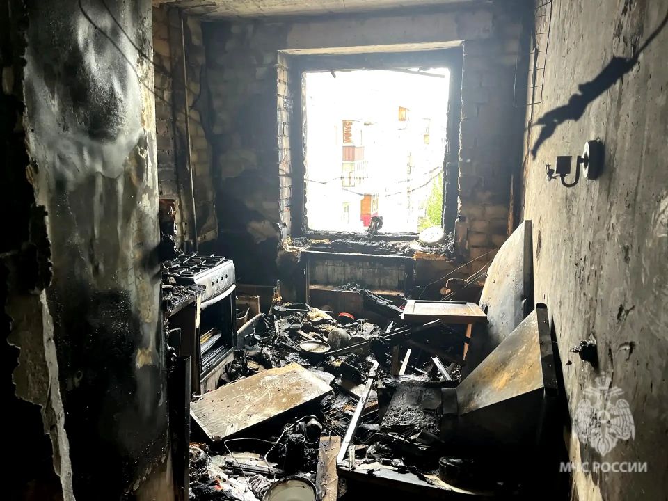 В Саратове на пожаре спасены две женщины