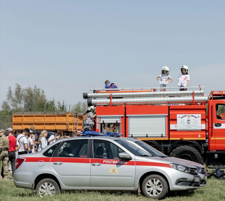 В Саратовской области росгвардейцы приняли участие в патриотическом фестивале "Z.O.V.", организованном в поддержку бойцов специальной военной операции В Саратовской области росгвардейцы приняли участие в патриотическом фестивале "Z.O.V.", организованном в поддержку бойцов специальной военной операции