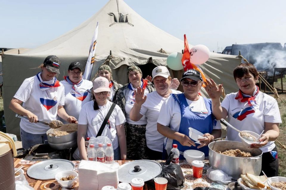 В Саратовской области росгвардейцы приняли участие в патриотическом фестивале "Z.O.V.", организованном в поддержку бойцов специальной военной операции В Саратовской области росгвардейцы приняли участие в патриотическом фестивале "Z.O.V.", организованном в поддержку бойцов специальной военной операции