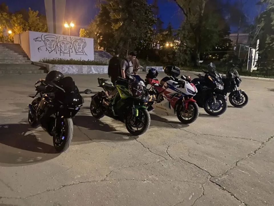 В Энгельсе полиция провела очередной ночной рейд по мототранспорту В Энгельсе полиция провела очередной ночной рейд по мототранспорту