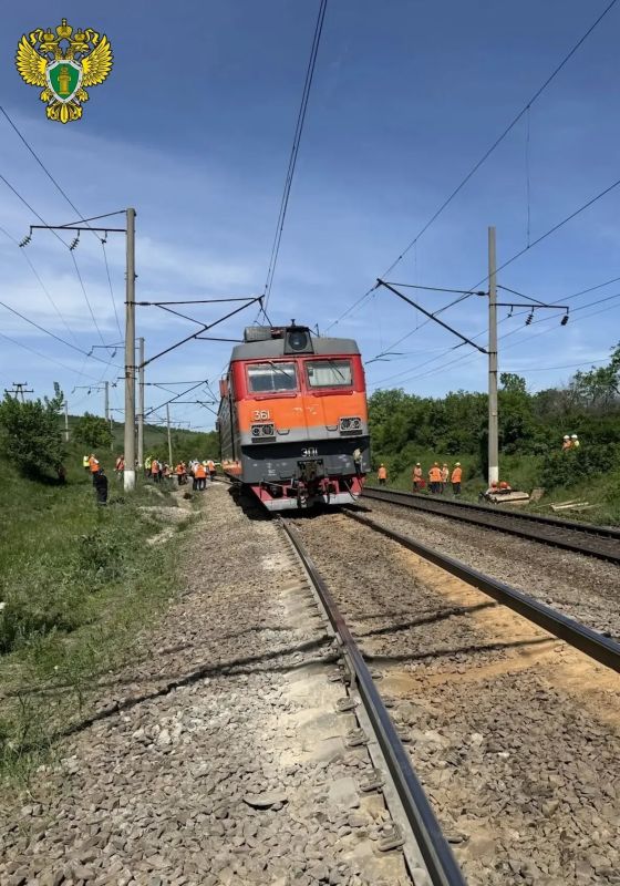 Пассажирский поезд сошел с рельсов под Саратовом