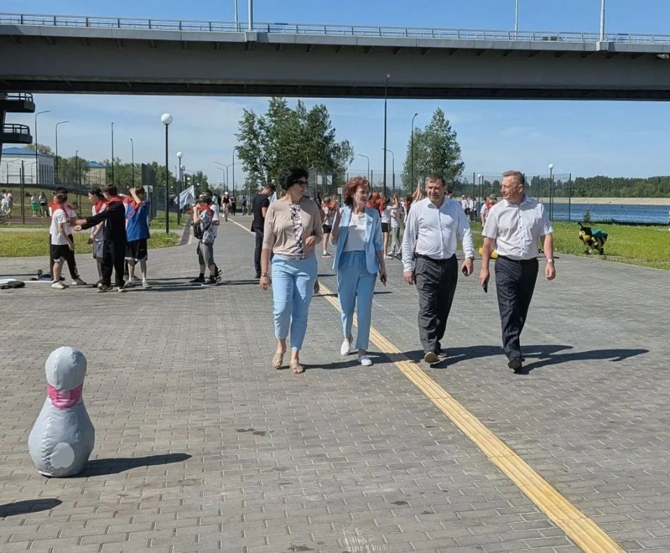 На набережной у моста Победы развернулся фестиваль «Будущее начинается сегодня»