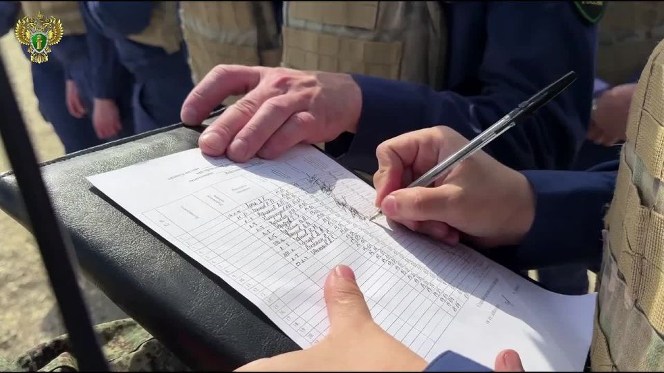 По поручению прокурора Саратовской области Сергея Филипенко личный состав ведомства прошел тактическую, огневую и медицинскую подготовку