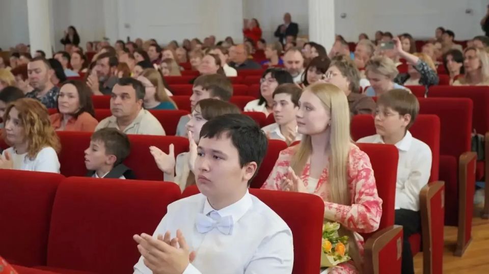 Учащиеся детских музыкальных школ и школ искусств Саратова удостоены именных губернаторских стипендий Учащиеся детских музыкальных школ и школ искусств Саратова удостоены именных губернаторских стипендий