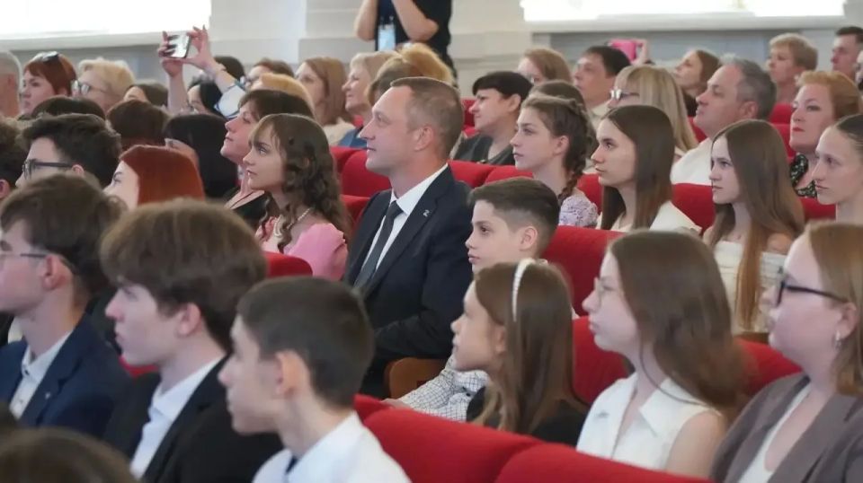 Учащиеся детских музыкальных школ и школ искусств Саратова удостоены именных губернаторских стипендий Учащиеся детских музыкальных школ и школ искусств Саратова удостоены именных губернаторских стипендий