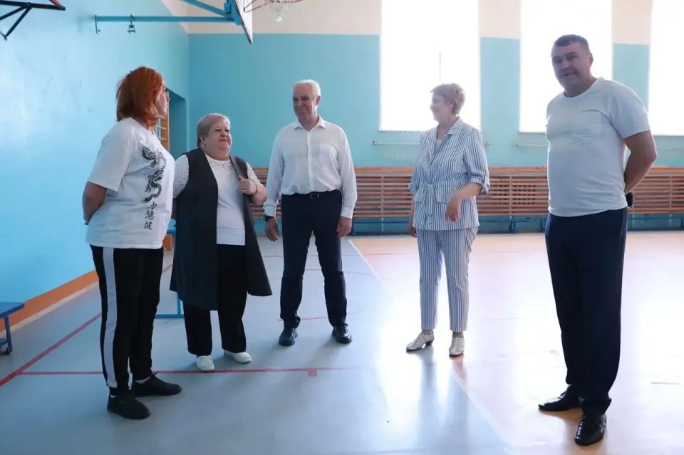 К социальной сфере – с особым вниманием К социальной сфере – с особым вниманием
