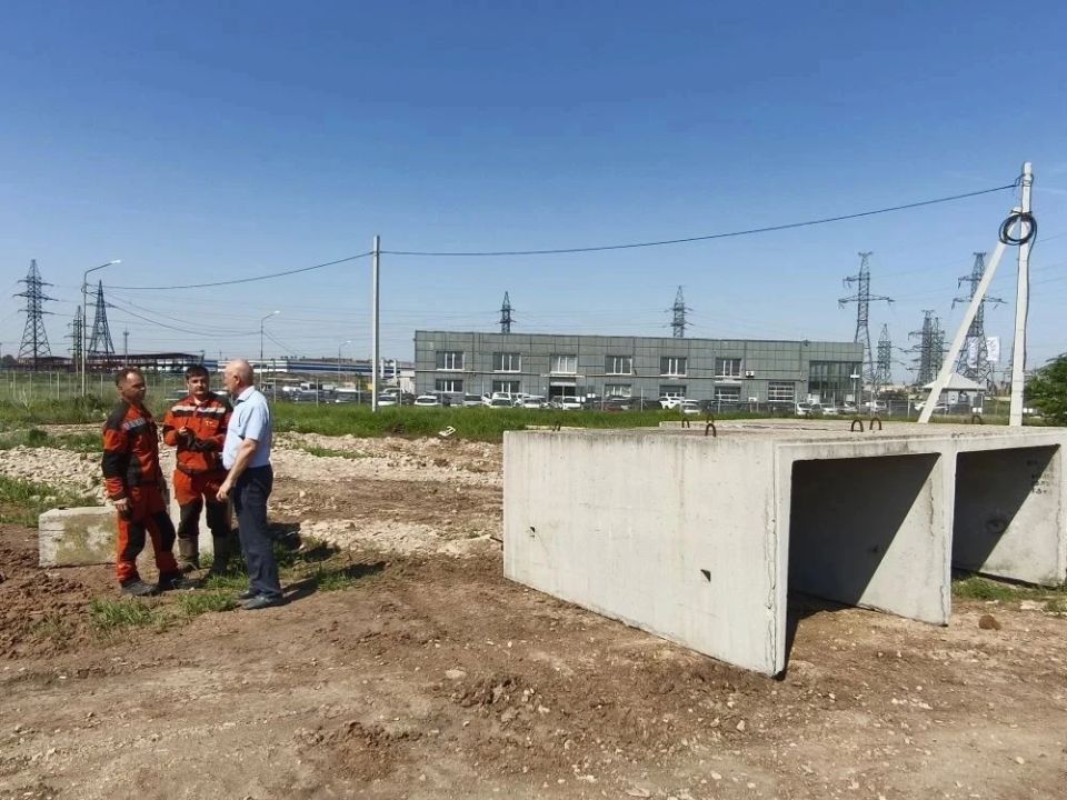 На Саратовском шоссе в ближайшее время начнут устранят провал На Саратовском шоссе в ближайшее время начнут устранят провал