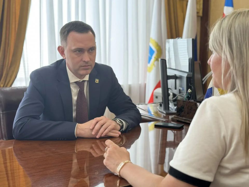 Провел рабочую встречу с Уполномоченным по правам человека в Саратовской области Ольгой Николайченко