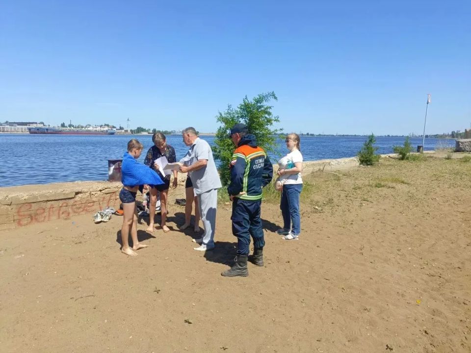 Сегодня в Балаково прошел профилактический рейд по безопасному поведению на воде Сегодня в Балаково прошел профилактический рейд по безопасному поведению на воде