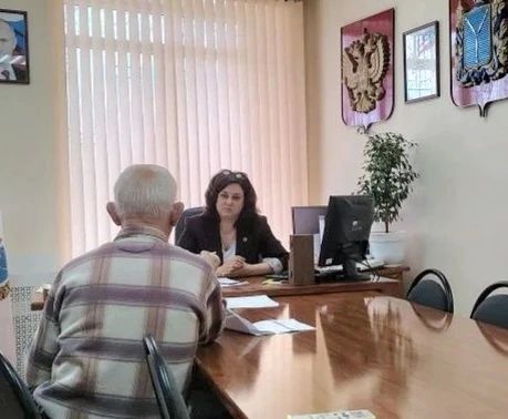 По поручению губернатора Романа Бусаргина вместе с заместителями и руководителями профильных комитетов провел личный прием граждан По поручению губернатора Романа Бусаргина вместе с заместителями и руководителями профильных комитетов провел личный прием граждан