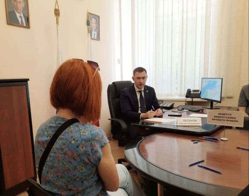 По поручению губернатора Романа Бусаргина вместе с заместителями и руководителями профильных комитетов провел личный прием граждан По поручению губернатора Романа Бусаргина вместе с заместителями и руководителями профильных комитетов провел личный прием граждан