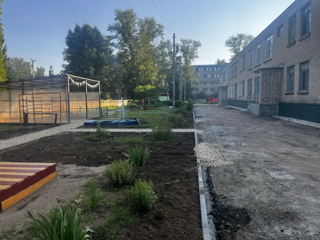 В Балаково началась реализация депутатского проекта председателя Государственной Думы Вячеслава Володина по благоустройству территорий дошкольных учреждений В Балаково началась реализация депутатского проекта председателя Государственной Думы Вячеслава Володина по благоустройству территорий дошкольных учреждений