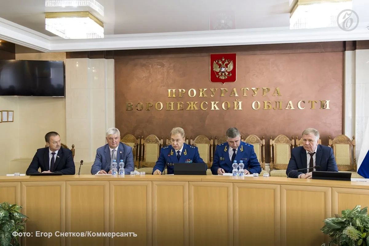 «Имеются вопросы декриминализации ЖКХ»: новый воронежский прокурор Сергей Филипенко представился коллективу и элитам «Имеются вопросы декриминализации ЖКХ»: новый воронежский прокурор Сергей Филипенко представился коллективу и элитам