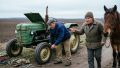Пас лошадей, увидел «подозрительного» — и в ход пошел