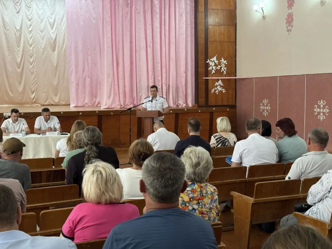 Прокуратура города Балашова приняла участие в сходе граждан с. Терновка