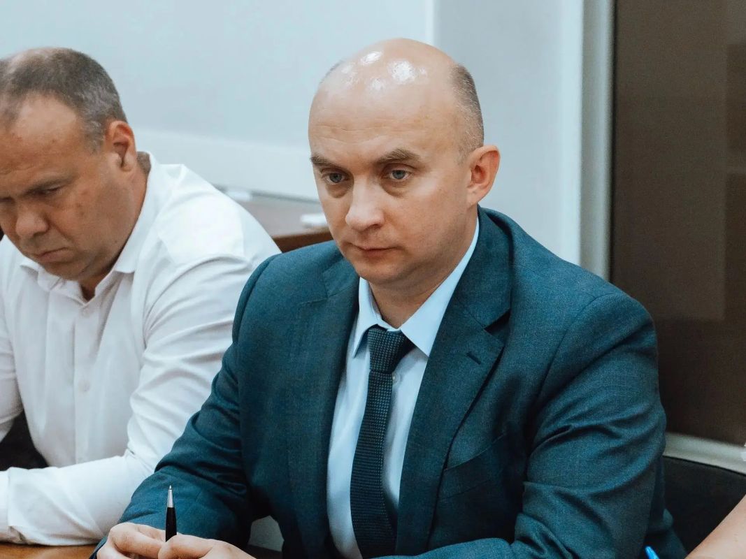 Провел заседание штаба по подготовке к отопительному сезону Провел заседание штаба по подготовке к отопительному сезону
