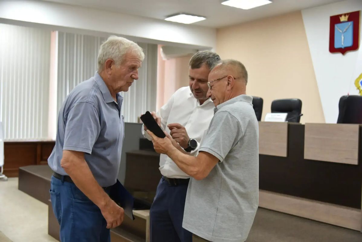 Провели встречу с представителями общества голубеводов нашего города Провели встречу с представителями общества голубеводов нашего города