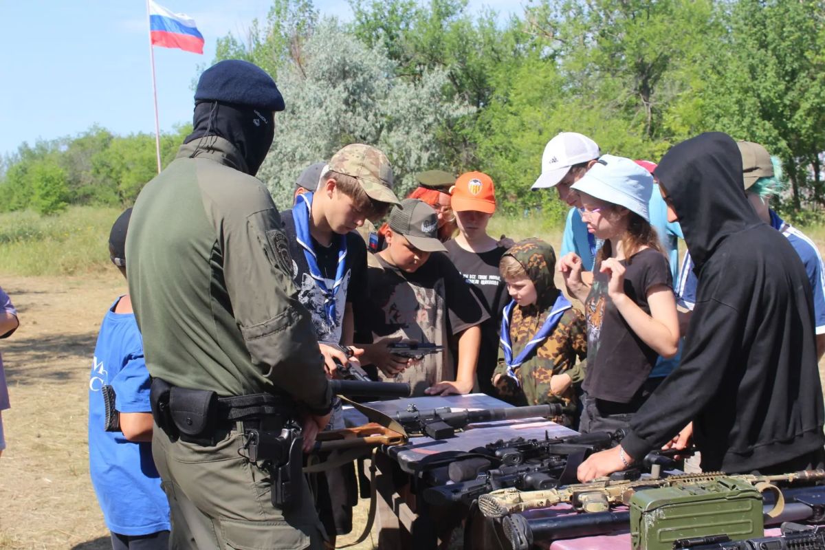 В Саратове продолжается масштабная ведомственная акция "Каникулы с Росгвардией" В Саратове продолжается масштабная ведомственная акция "Каникулы с Росгвардией"