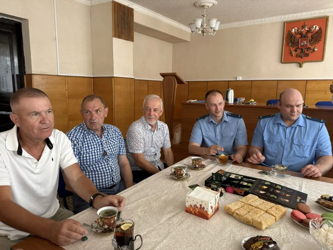 В прокуратуре города Балаково состоялась встреча с ветеранами надзорного ведомства