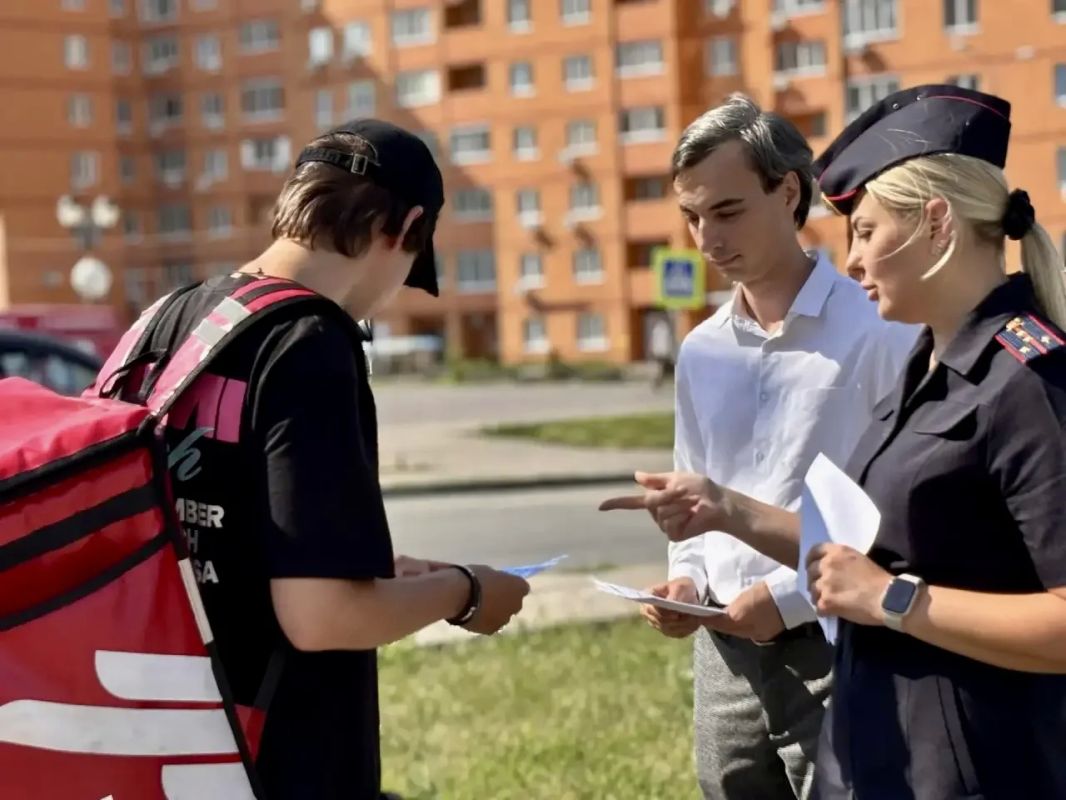 Движение на средствах индивидуальной мобильности под запрещающие знаки не допускается Движение на средствах индивидуальной мобильности под запрещающие знаки не допускается