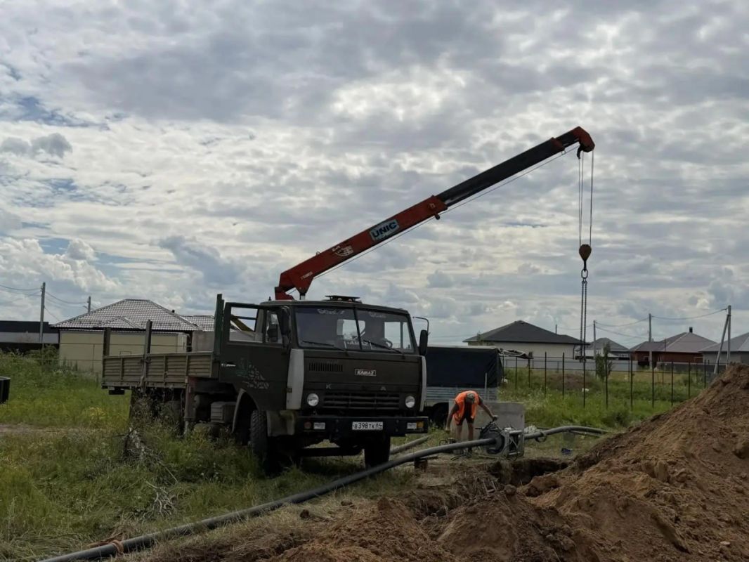 Этим летом на участках в поселке Базальт-2, где строят дома наши многодетные семьи, появится центральное водоснабжение Этим летом на участках в поселке Базальт-2, где строят дома наши многодетные семьи, появится центральное водоснабжение