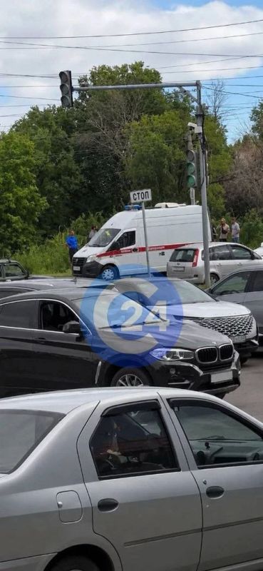 В Саратове из-за аварии образовалась сильная пробка В Саратове из-за аварии образовалась сильная пробка