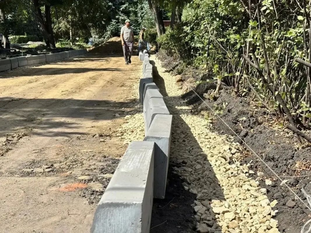 Благоустройство Городского парка культуры и отдыха продолжается Благоустройство Городского парка культуры и отдыха продолжается