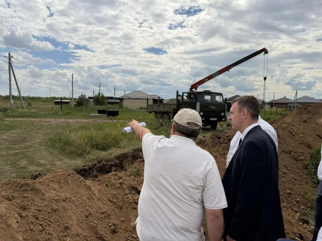 Этим летом на участках в поселке Базальт-2, где строят дома наши многодетные семьи, появится центральное водоснабжение Этим летом на участках в поселке Базальт-2, где строят дома наши многодетные семьи, появится центральное водоснабжение