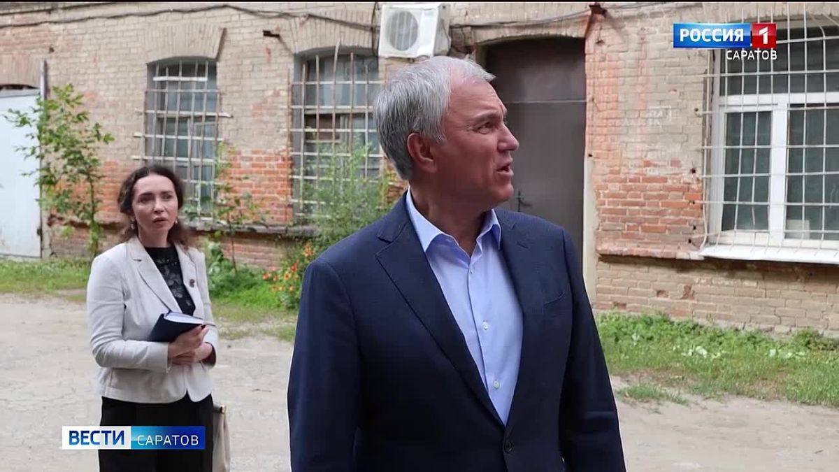 Вячеслав Володин посетил старейший колледж радиоэлектроники имени П.Н. Яблочкова СГУ