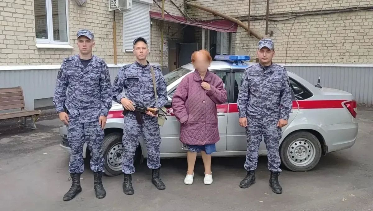 В Балашове сотрудники вневедомственной охраны Управления Росгвардии по Саратовской области разыскали пожилую женщину, страдающую периодической потерей памяти, которая рано утром ушла из дома и длительное время не выходила на...