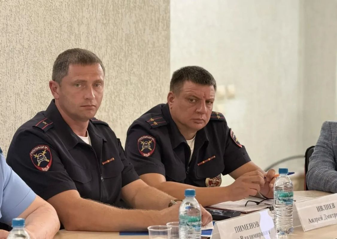 Представители полиции приняли участие в обсуждении актуальных вопросов безопасности дорожного движения на базе региональной Общественной палаты Представители полиции приняли участие в обсуждении актуальных вопросов безопасности дорожного движения на базе региональной Общественной палаты